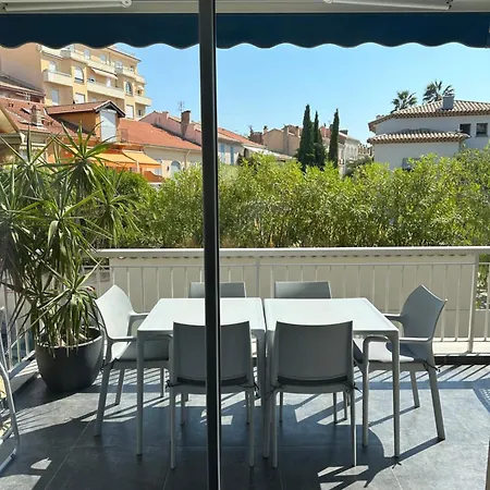 Plein Centre Apartment *